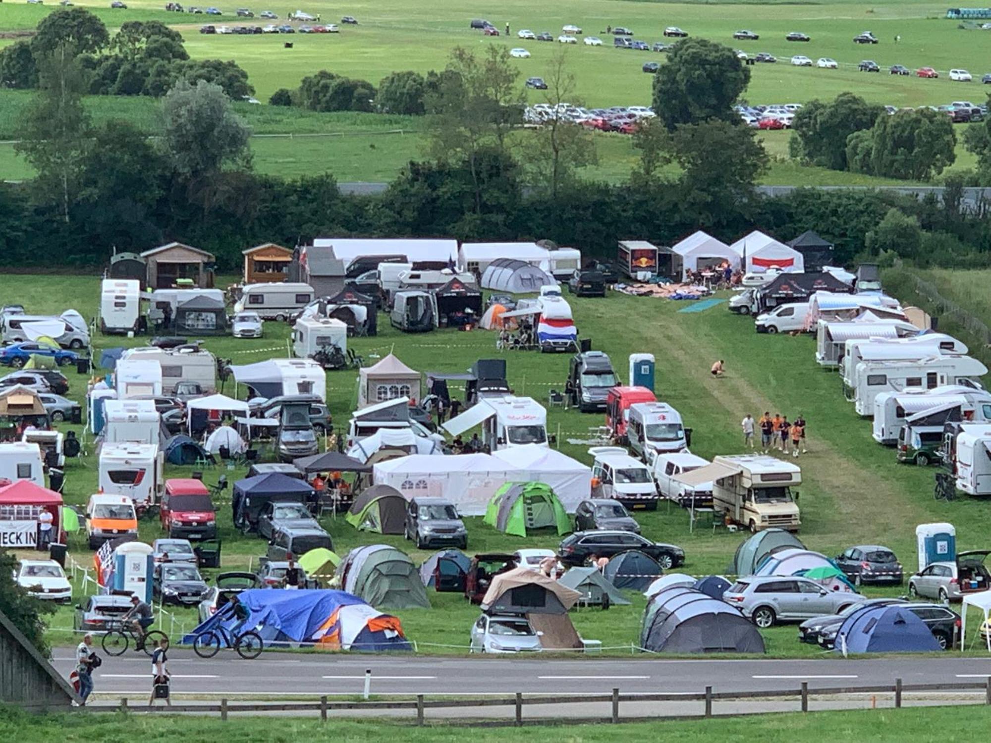 Hôtel Schitterhof Camping Weiss à Spielberg Bei Knittelfeld Extérieur photo